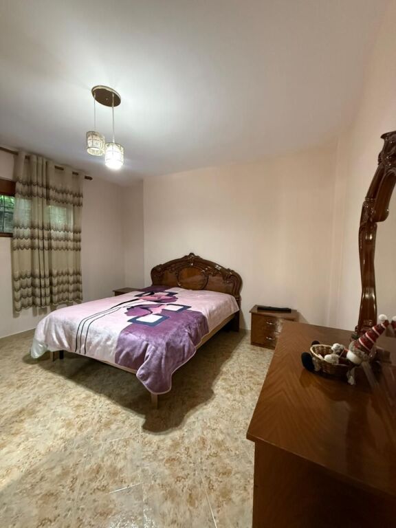 🏡 Apartament 1+1 me qira pranë Gjykatës  🍽️ Kuzhinë e veçuar