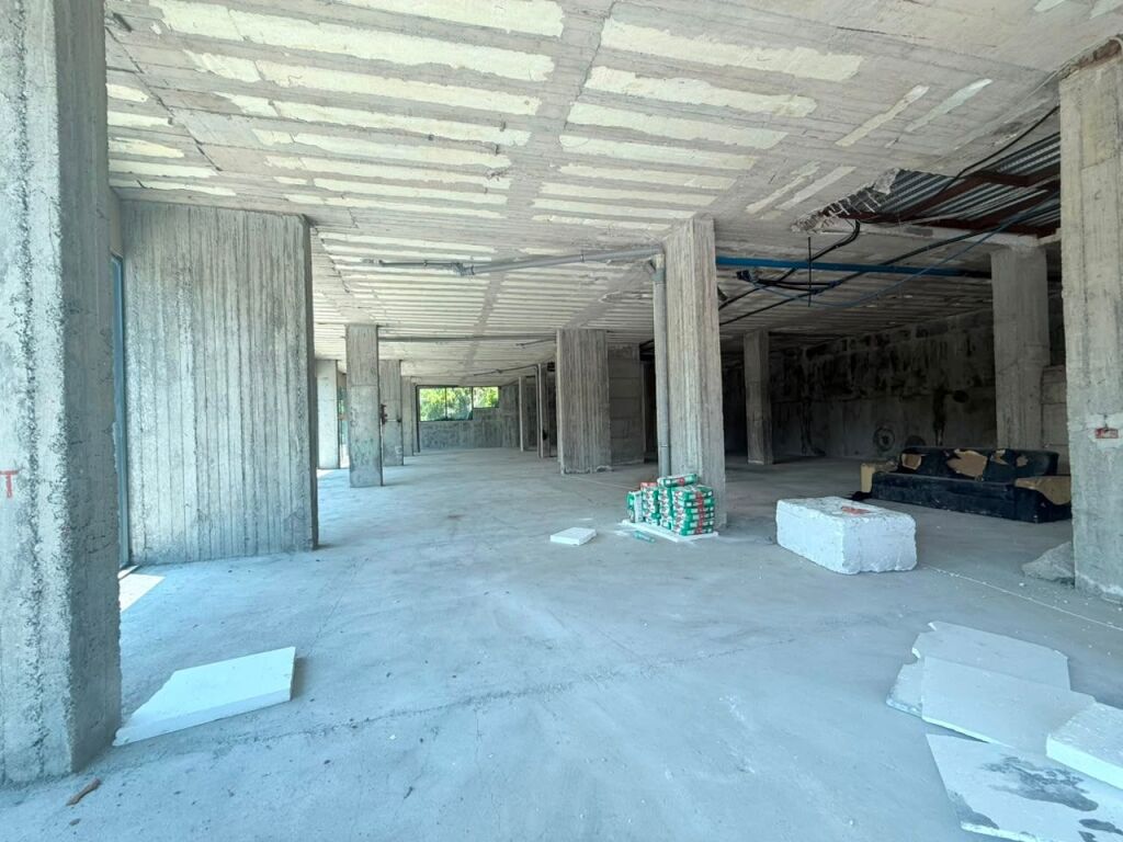 COMMERCIAL SPACE FOR RENT AT THE ZOO