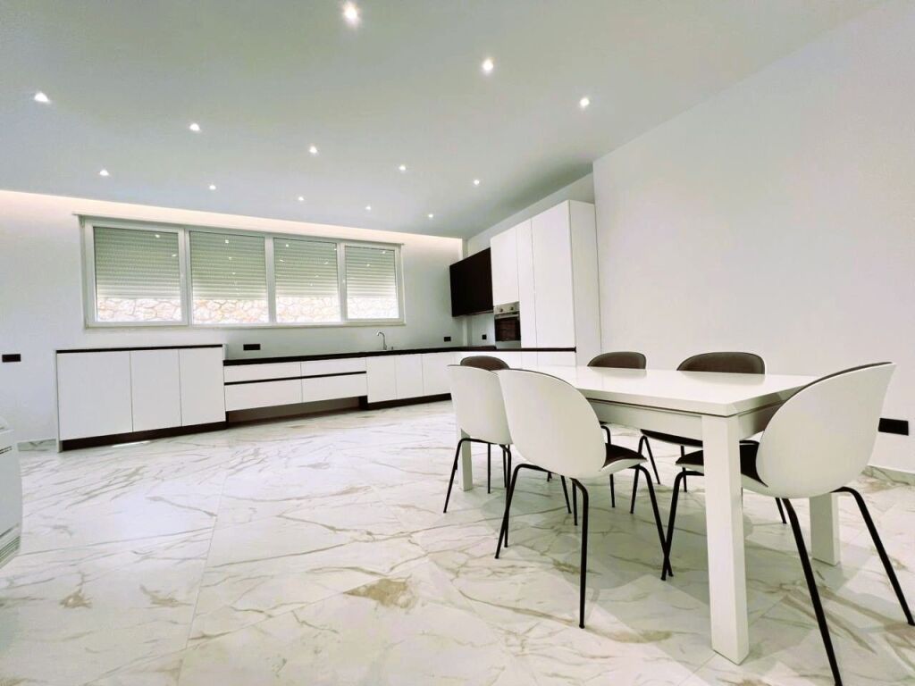 🏡 VILLA MODERNA IN VENDITA – SECRET GARDEN, TEG ✨
