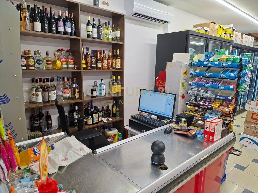🏢 Ambiente Commerciale Duplex in Affitto | Myslym Shyr, Tirana