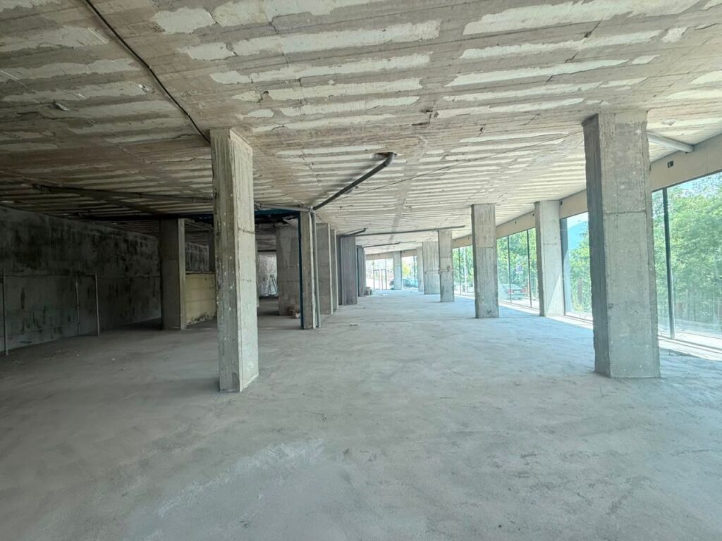 COMMERCIAL SPACE FOR RENT AT THE ZOO