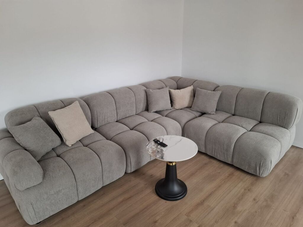 📌 Aparament 2+1+2+🅿️ me Qira – Pranë Shkollës së Kuqe