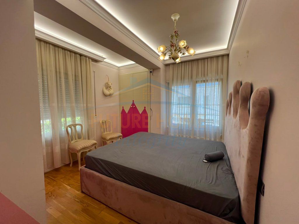 In vendita, Duplex 3+1+3+Veranda, Residenza Kodra e Diellit 2, Tirana.