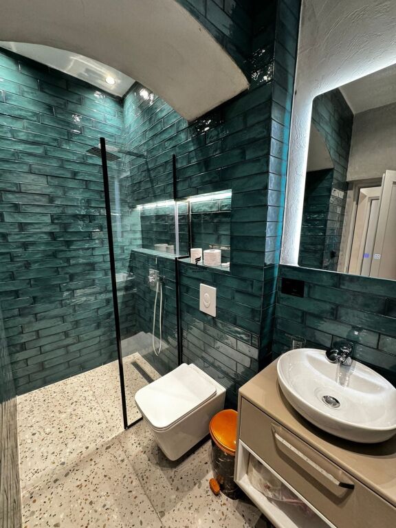 MONOLOCALE IN AFFITTO 40 M2 SHALLVARET 58.000 LEKE FH-81741
