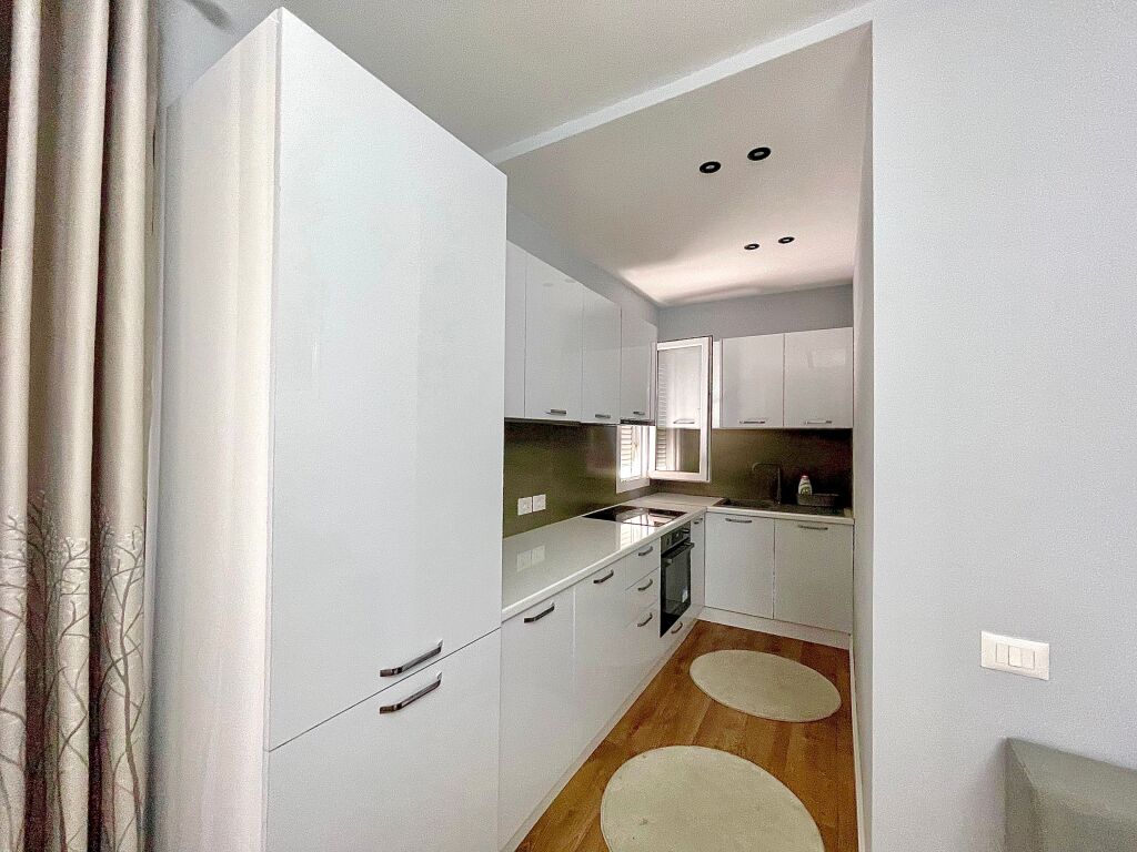Qera, Apartament 2+1, Ish Parku i Autobuzave, Tirane.