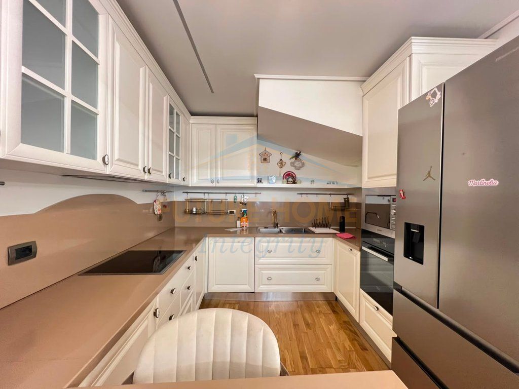 In vendita, Duplex 3+1+3+Veranda, Residenza Kodra e Diellit 2, Tirana.