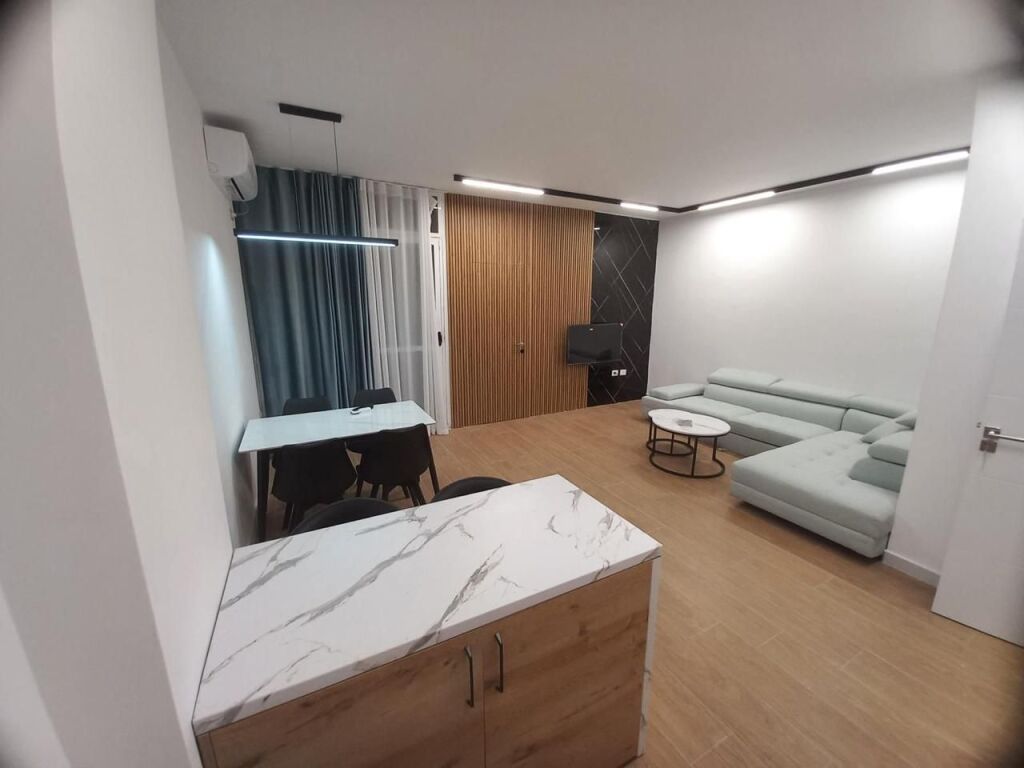 APARTAMENT 2+1. 60000 LEKE.FRESK