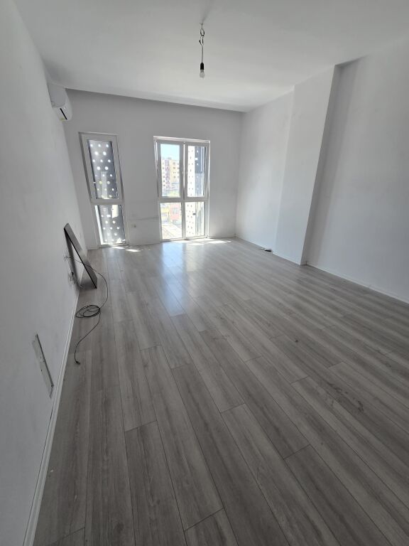 Apartament 2+1 me qira tek Emerald Center , 5-Maji