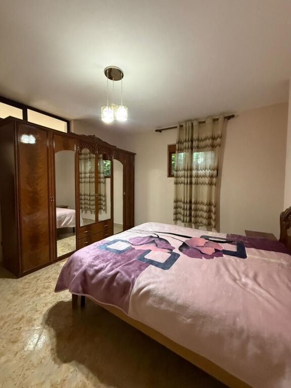 🏡 Apartament 1+1 me qira pranë Gjykatës  🍽️ Kuzhinë e veçuar