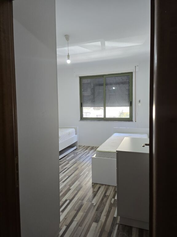 Appartamento 2+1 in vendita a Komuna e Parisit