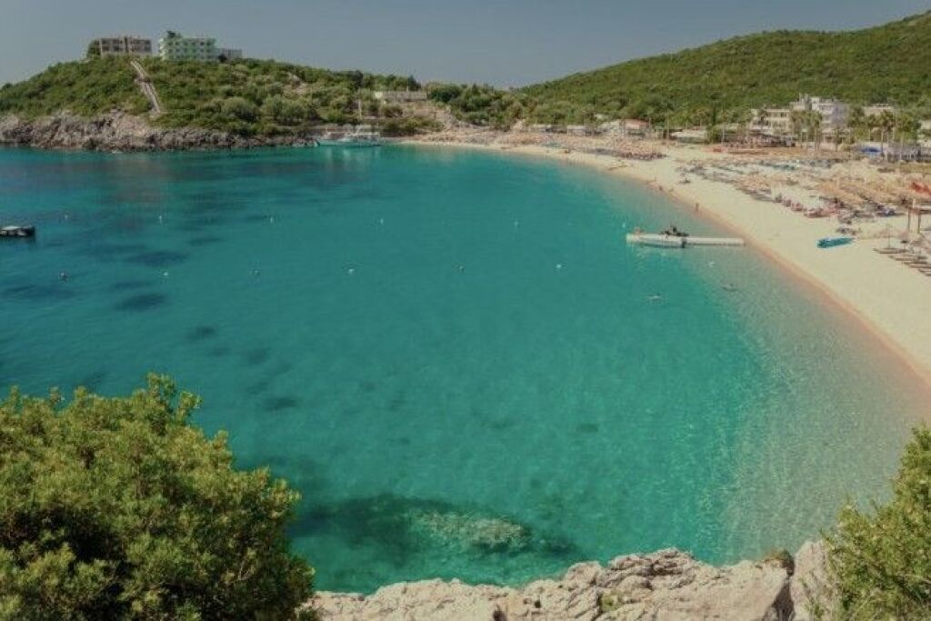 🌊 **Shitet Apartament 1+1 me Verandë + Parkim – Folie Village, Jalë** 🌴