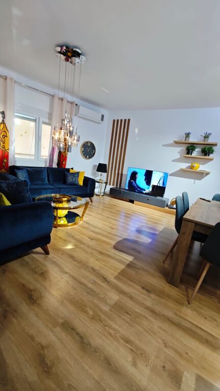 Jepet me Qira Apartament 2+1 tek Komuna e Parisit