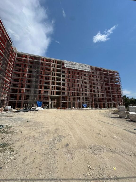 Riverside Residence Appartamento 2+1+2 in vendita Occasione . Parzialmente dato con credito .