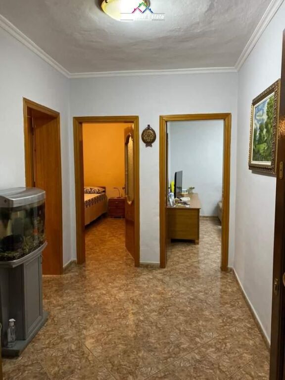 Apartament me qera 2+1 prane Shkolles se Baletit (ID B22194) Tirane