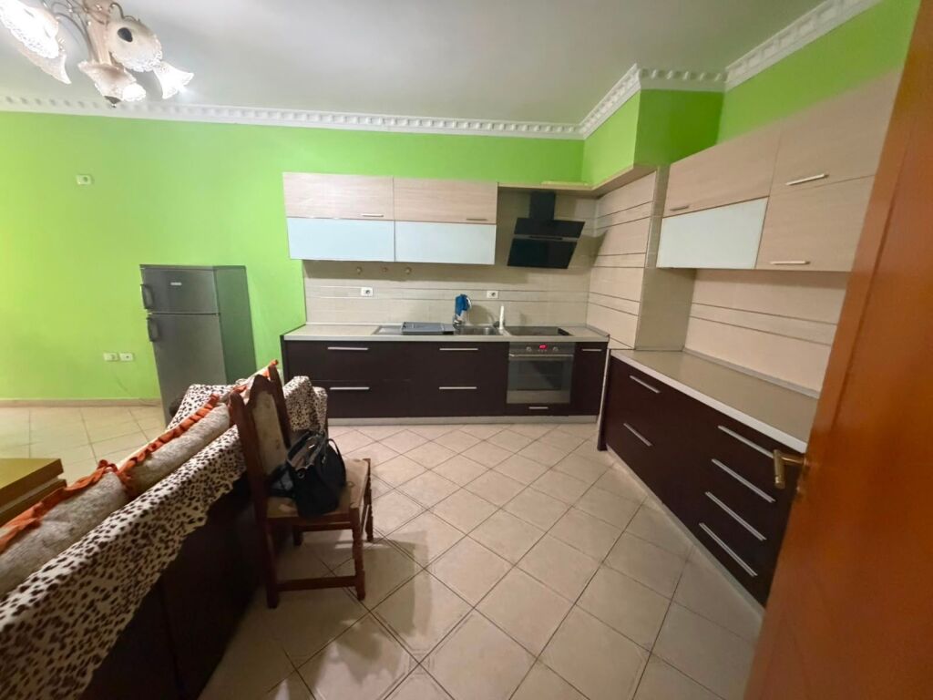 Apartament 2+1+2 me qera ne Astir tek Bar Artisti