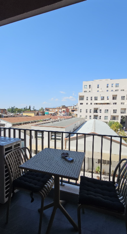 Jepet me Qira Apartament 2+1+2  Kompleksi Aura, Rruga Dritan Hoxha