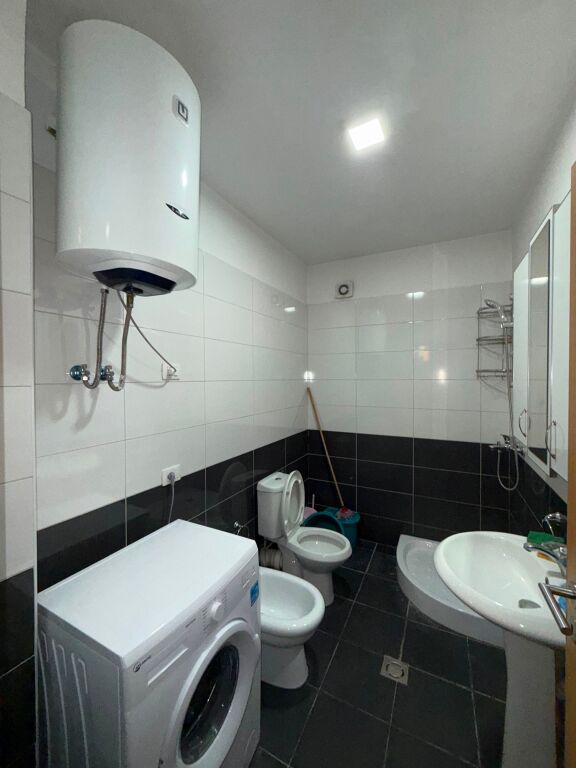 Apartament 2+1 me Qira Kompleksi Magnet 65.000all/muaj