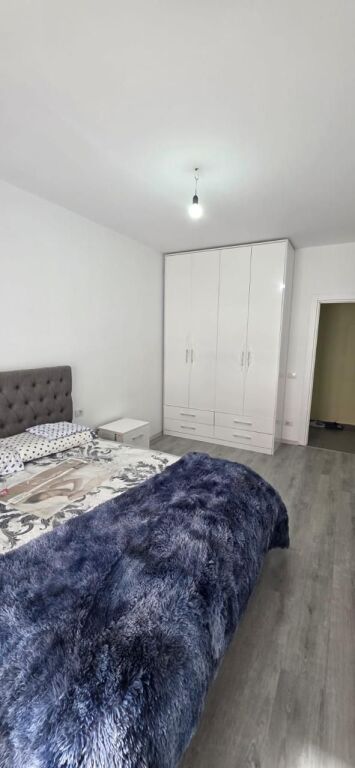 Jepet me qera apartament 2+1 tek Univers City