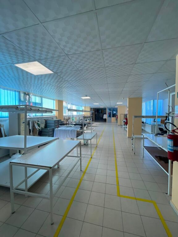 Laboratorio Tessile Completamente Attrezzato in Affitto – 1.400 m²