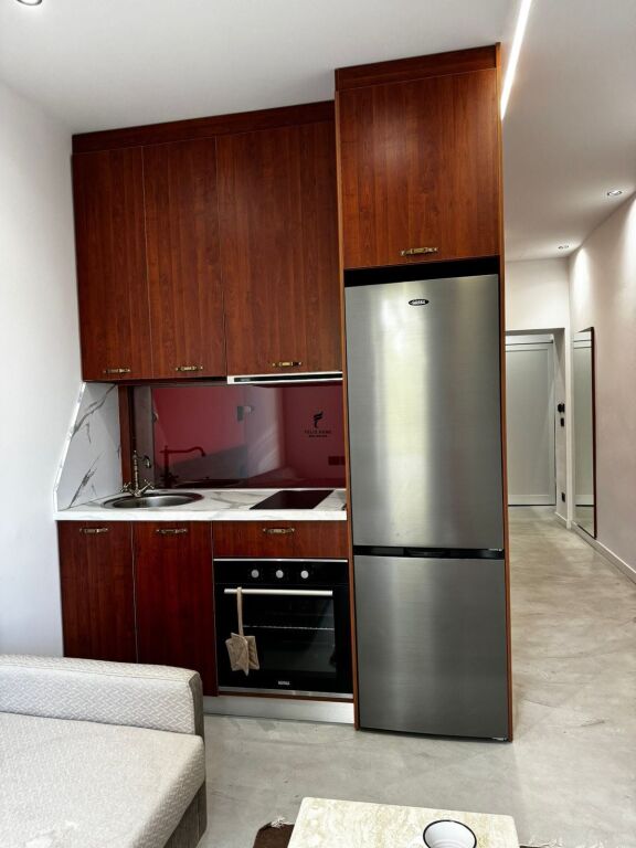 MONOLOCALE IN AFFITTO 40 M2 SHALLVARET 58.000 LEKE FH-81741