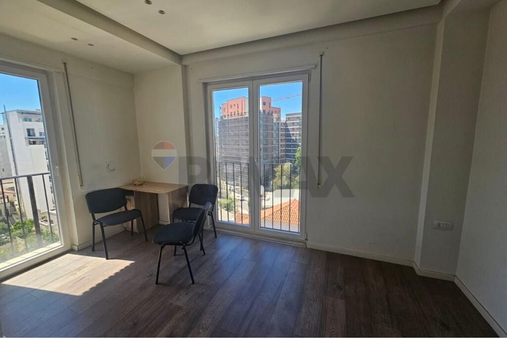 Office for rent in the 21-Dhjetori area!