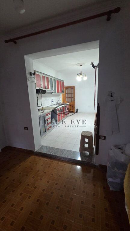🏡 Appartamento 3+1 in vendita vicino all'Ospedale – Durrës!