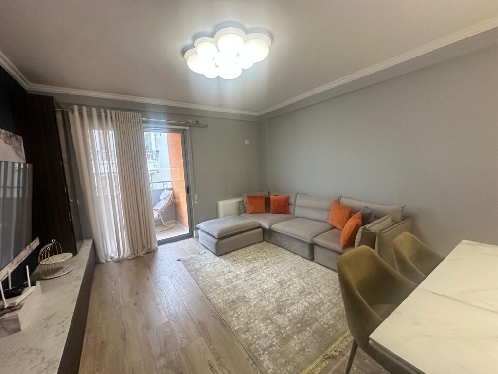 FOR RENT 1+1+ 2 Parking spaces,Dry lake.