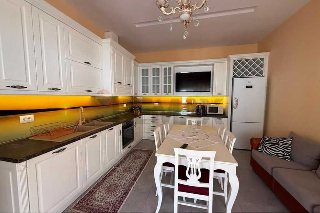 Apartment 1+1 for rent .Kamza turn
