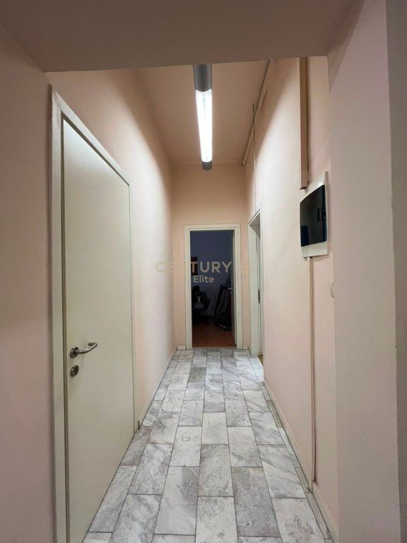 Locale per ufficio in affitto nel cuore di Blloku!