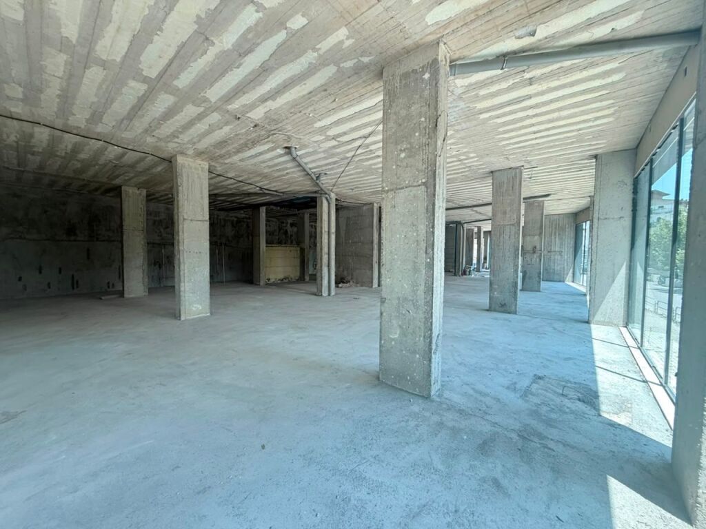 COMMERCIAL SPACE FOR RENT AT THE ZOO