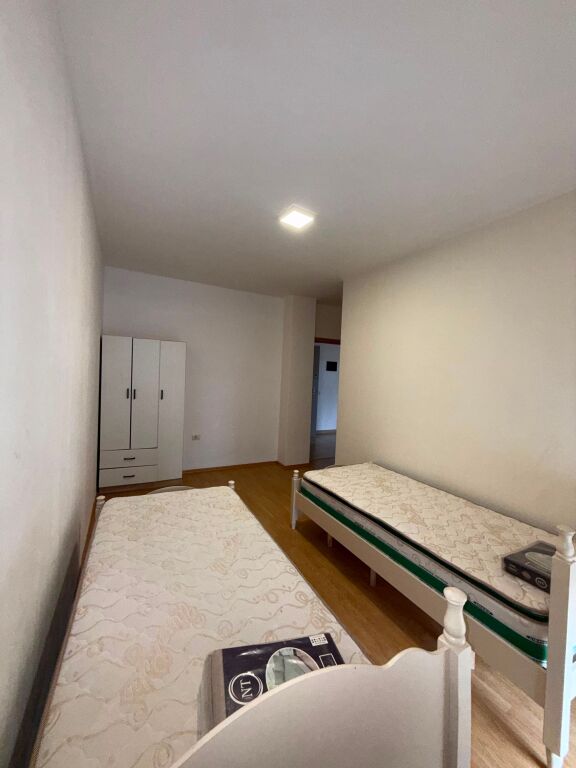 Apartament 2+1 me Qira Kompleksi Magnet 65.000all/muaj