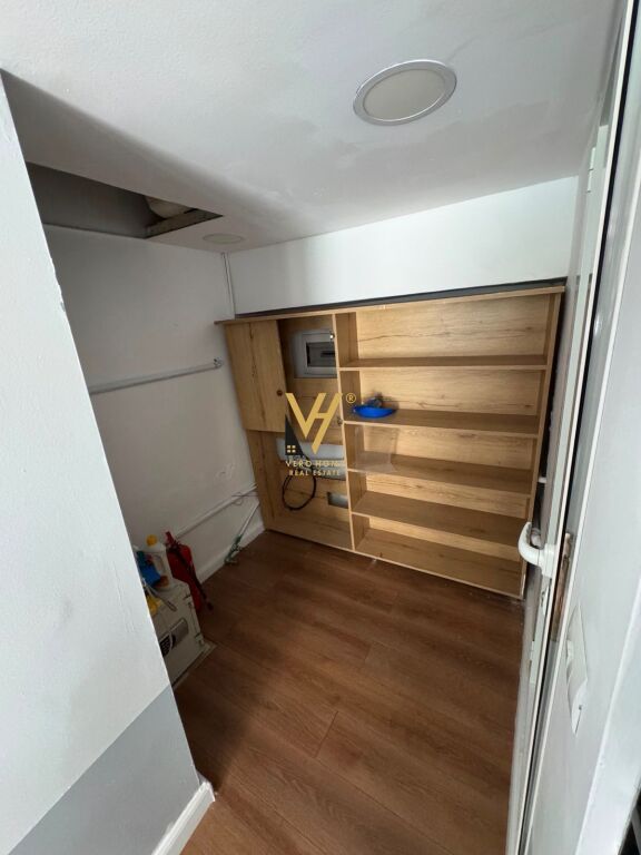 SHOP FOR SALE 19 M2 ON DURRESI STREET 10,000,000 LEKE