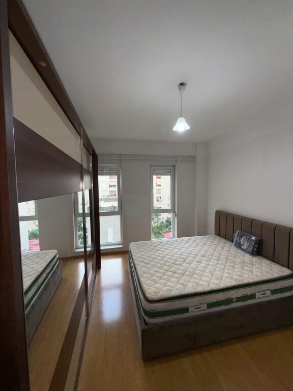 Apartament 2+1 me Qira Kompleksi Magnet 65.000all/muaj