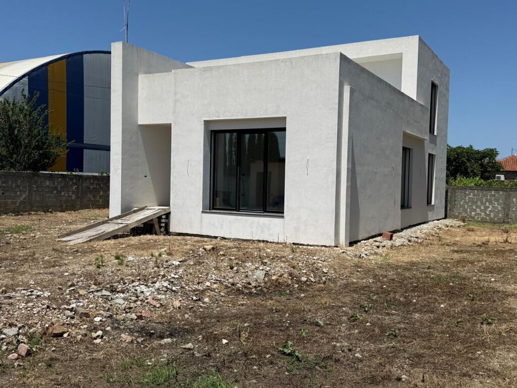 Casa in Vendita a Sallmonë, Durazzo