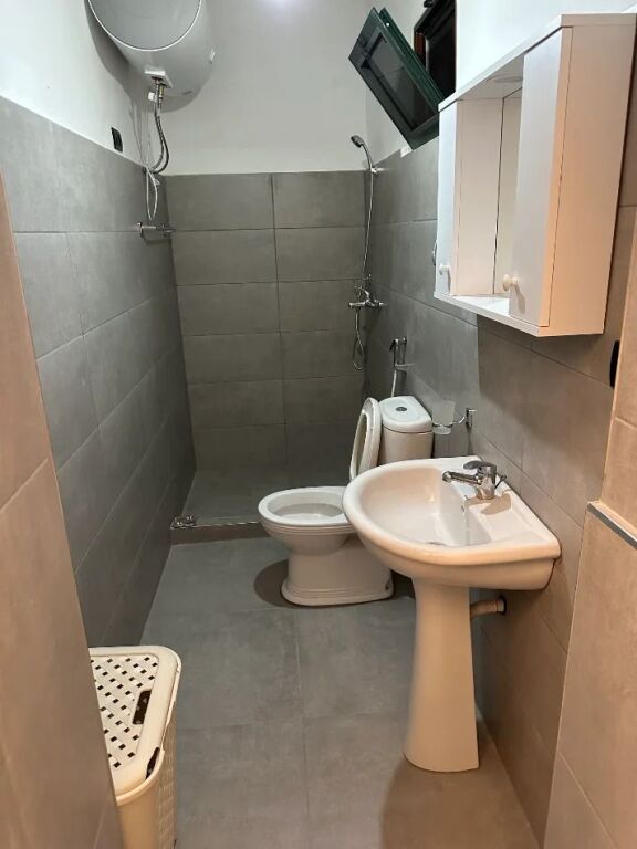Jepet Ap 1+1 Komuna e Parisit
