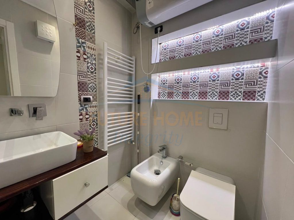 In vendita, Duplex 3+1+3+Veranda, Residenza Kodra e Diellit 2, Tirana.