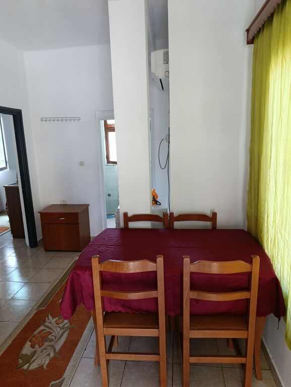Affitto | Shtëpi private 1 + 1 | Rruga 5 Maji | 350 €/mese