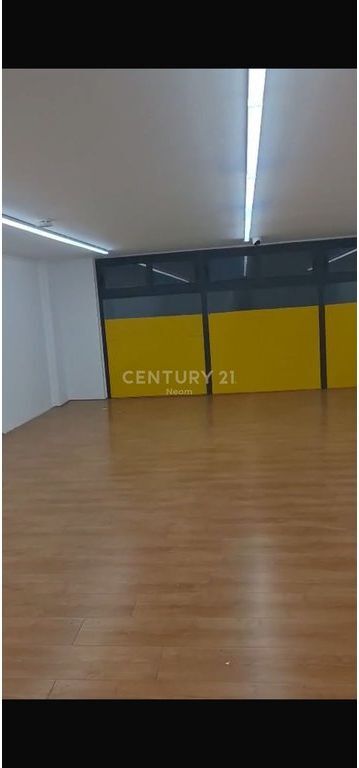 🏢 Ambient Komercial Duplex për Qira | Myslym Shyr, Tiranë