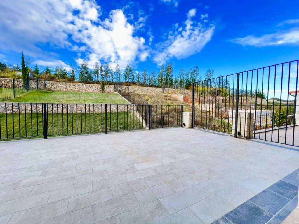 🏡 VILLA MODERNA IN VENDITA – SECRET GARDEN, TEG ✨