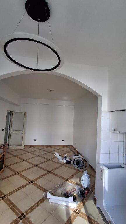 🏡 Apartament 2+1 me qira pranë Markatës!