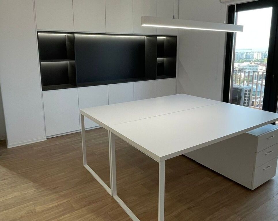 UFFICIO IN AFFITTO PRESSO IL GARDEN BUILDING VIA KAVAJES