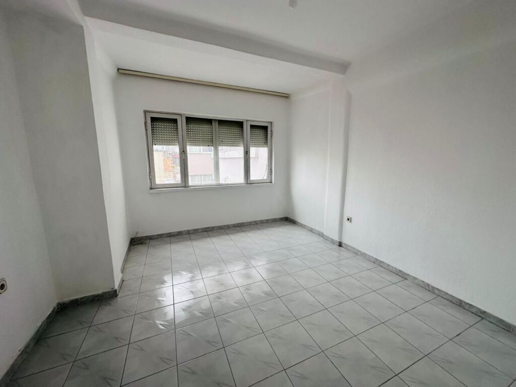 Affittasi Appartamento 3+1+1 Balcone