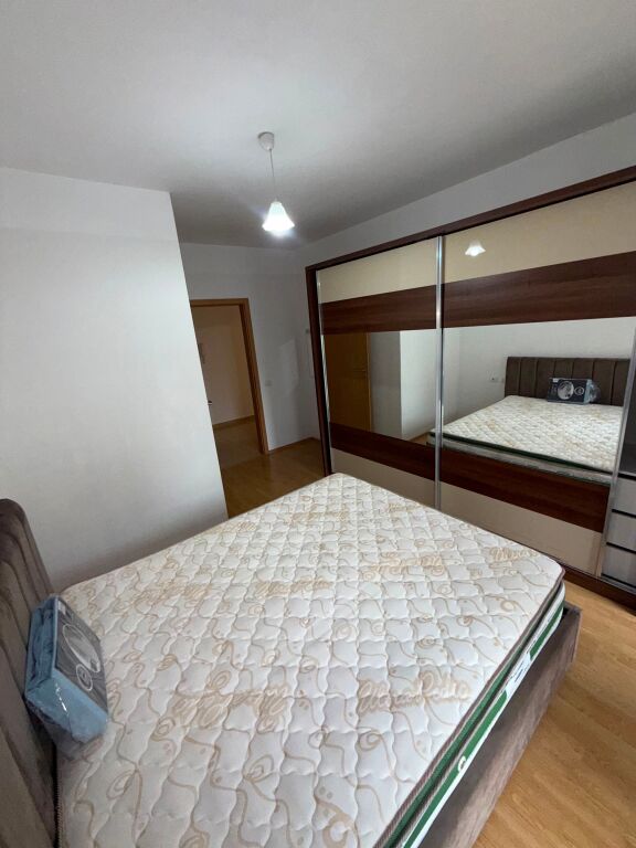 Apartament 2+1 me Qira Kompleksi Magnet 65.000all/muaj
