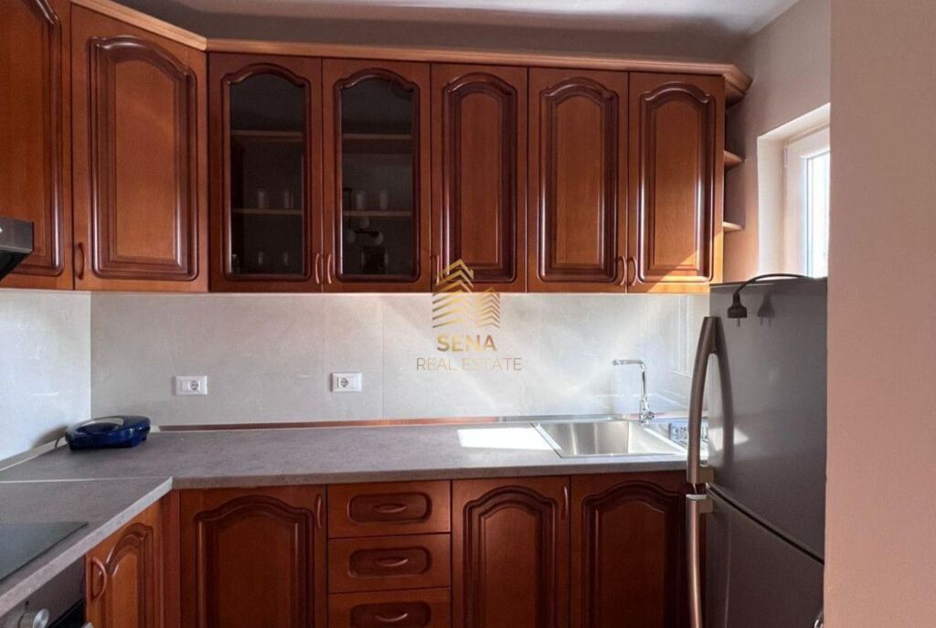 Affitto, Appartamento 2+1+balcone, Via Elbasan, 60.000 Lek/mese