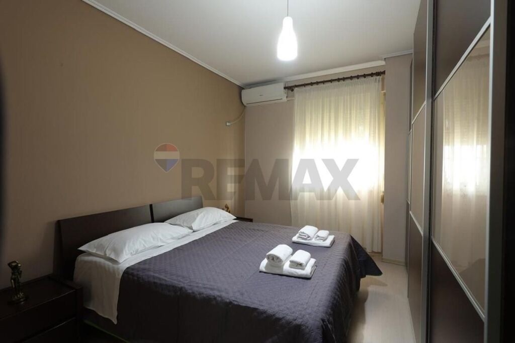 Apartament - Për Shitje - Tregu Elektrik I Ri, Tiranë
