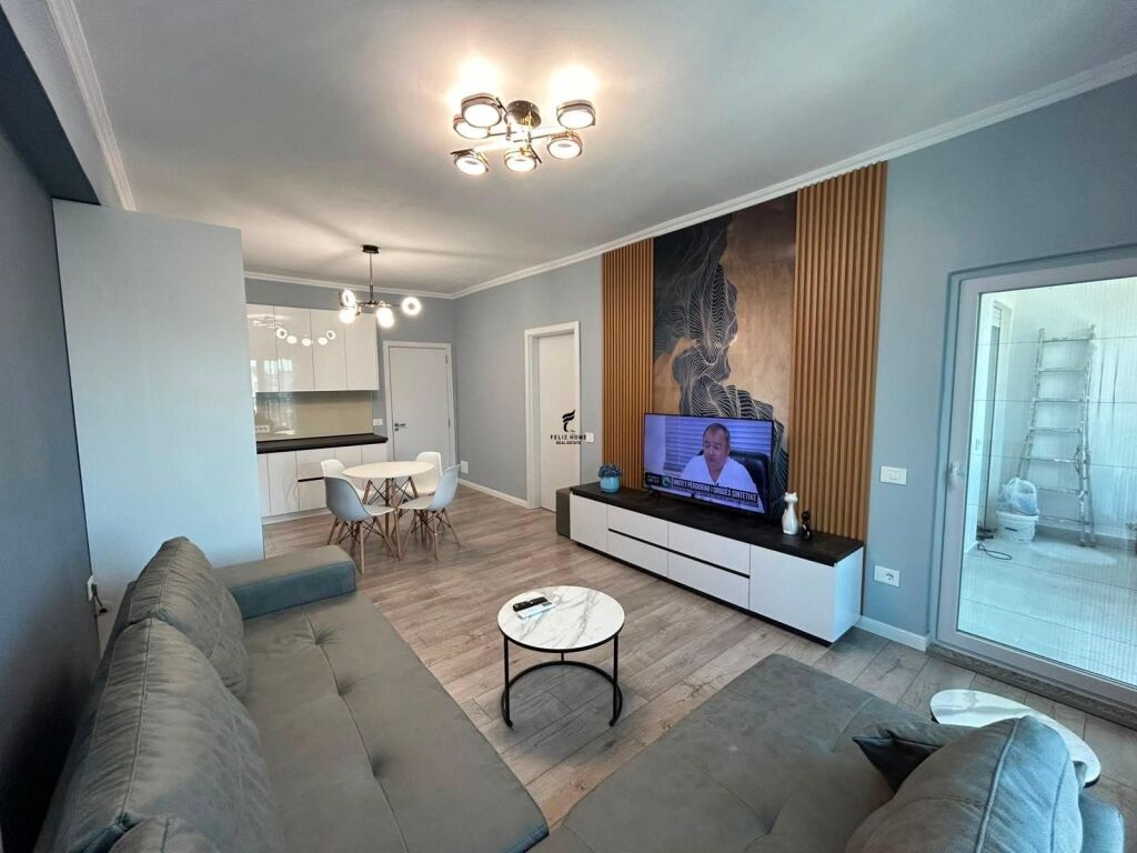 APARTAMENT ME QERA 2+1 STACIONI I TRENIT 75.000 LEKE FH-81715