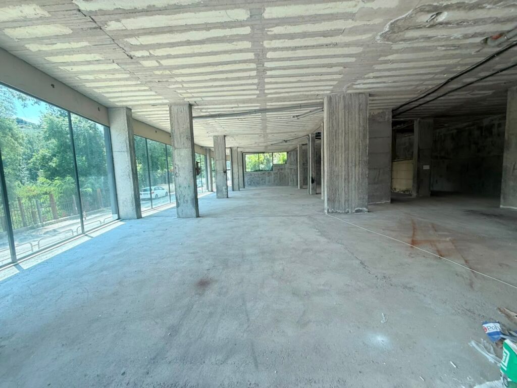 COMMERCIAL SPACE FOR RENT AT THE ZOO