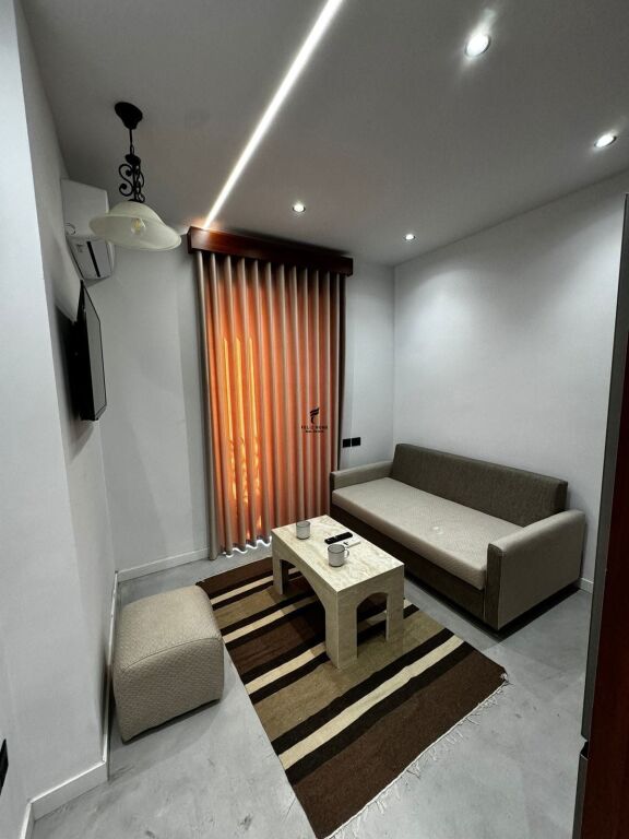 MONOLOCALE IN AFFITTO 40 M2 SHALLVARET 58.000 LEKE FH-81741