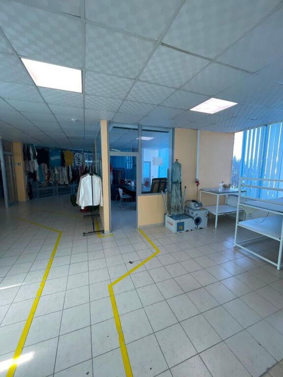 Laboratorio Tessile Completamente Attrezzato in Affitto – 1.400 m²