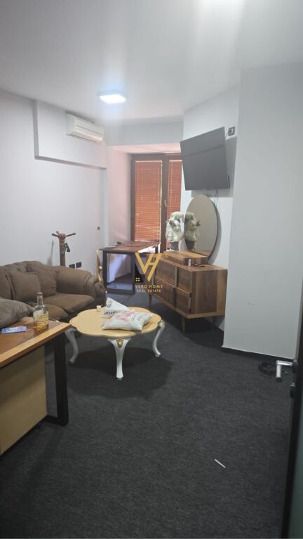 LOCALE COMMERCIALE 145 M2 IN AFFITTO IN PIAZZA WILLSON 1.800 EURO